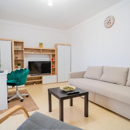 Serene 1Br Apartment With Workspace Bucharest Exterior photo