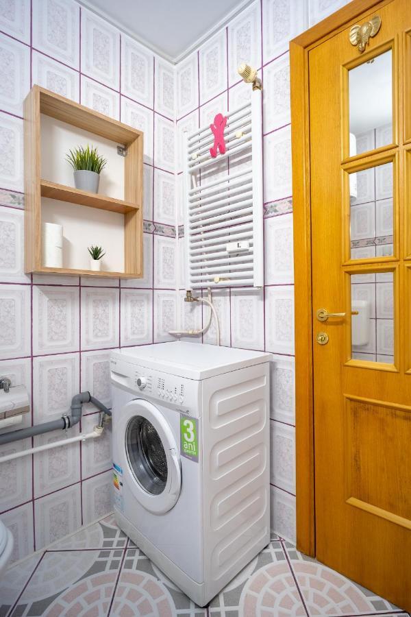 Serene 1Br Apartment With Workspace Bucharest Exterior photo