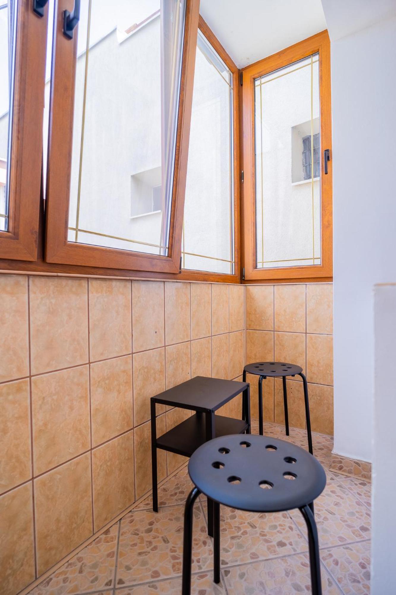 Serene 1Br Apartment With Workspace Bucharest Exterior photo
